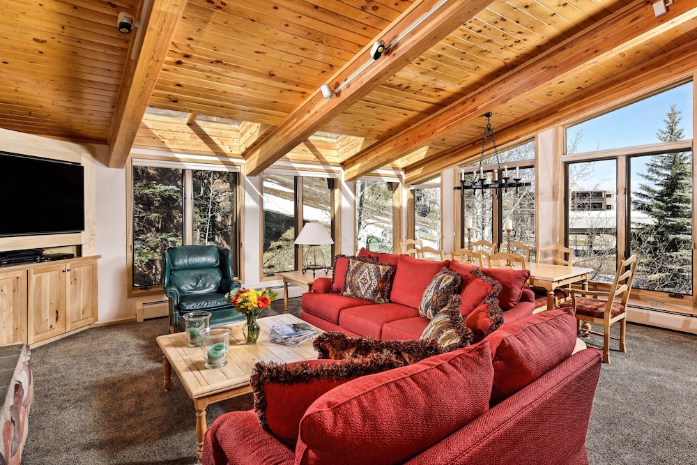 Condo, 3 Bedrooms