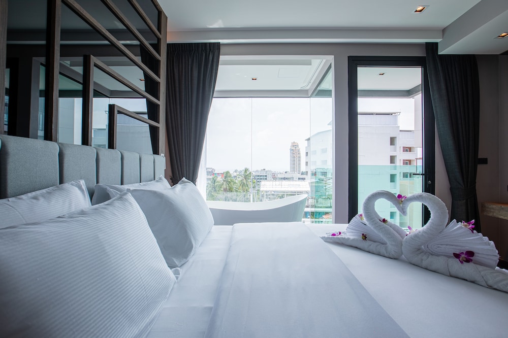 Rak Studio Room with Kitchenette and Bathtub - Photo 3