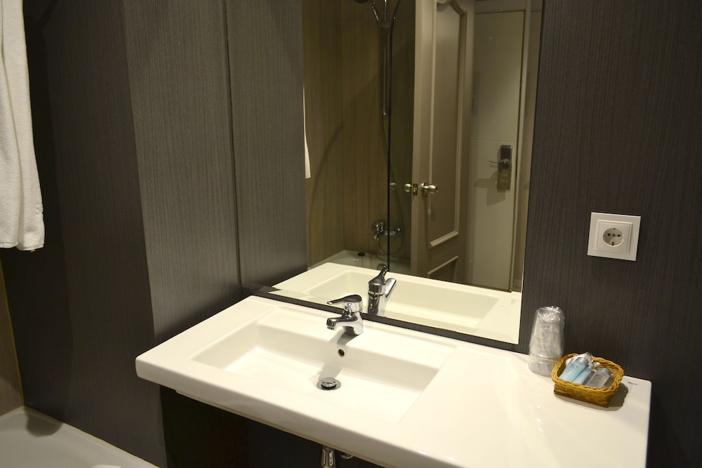 Triple Room - Photo 5