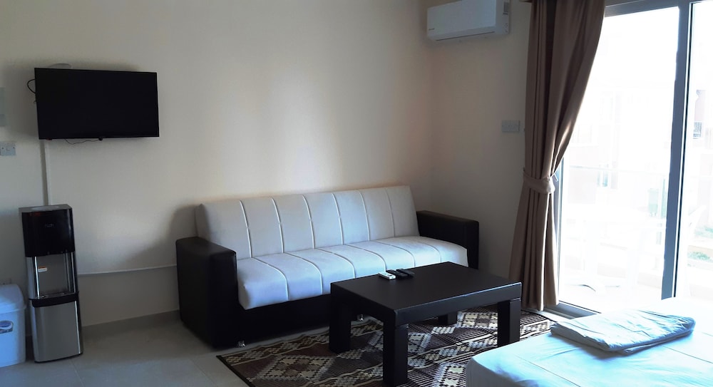 Apartment photo 2