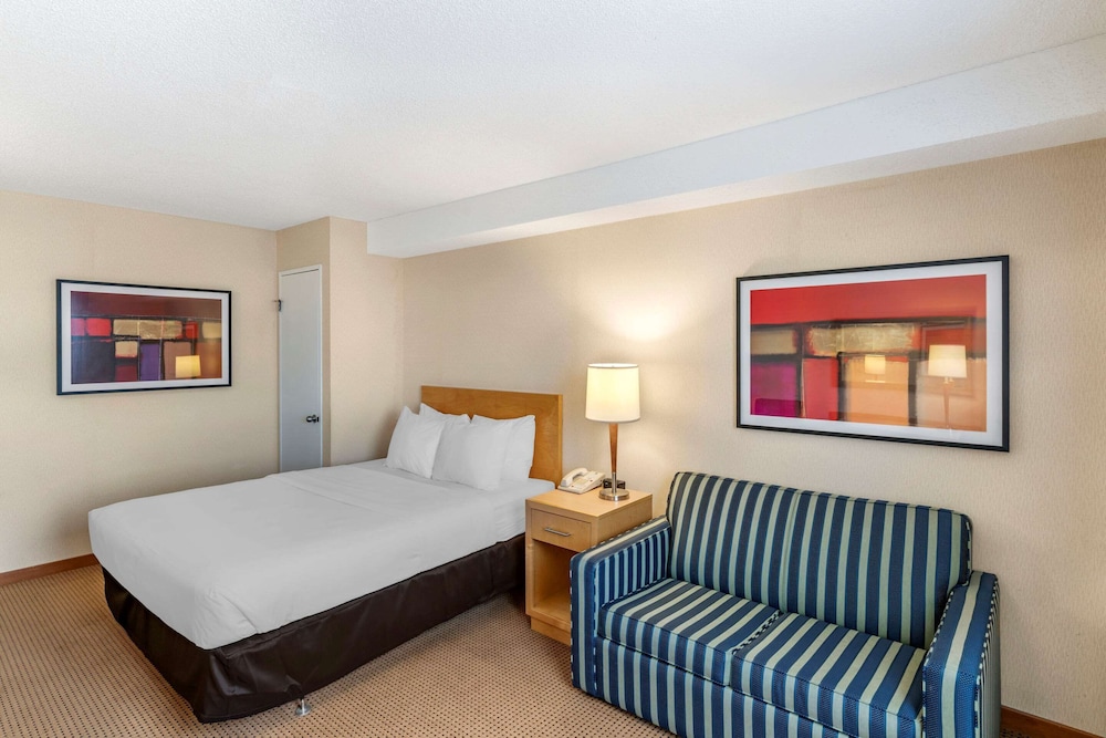 Business Room, 1 Queen Bed with Sofa bed, Non Smoking photo 1