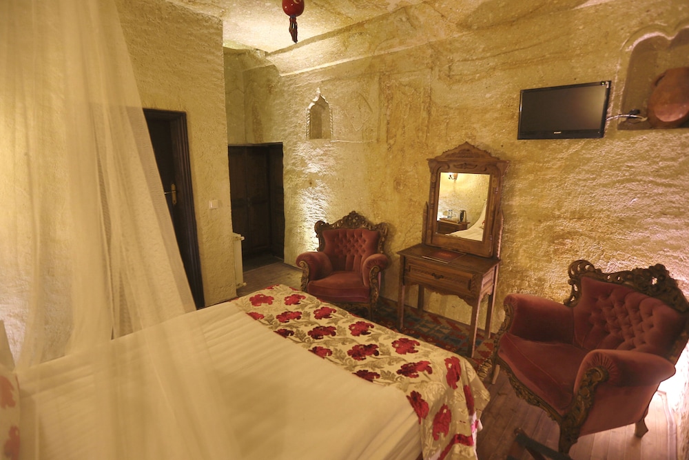 Economic Cave Room-106 photo 2