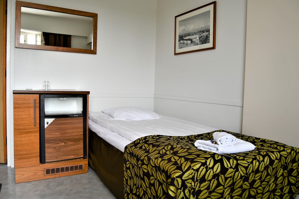 Single Room, 1 Large Twin Bed photo 2