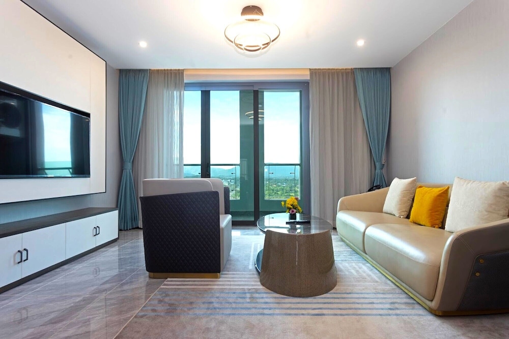 One bedroom suite - Photo 5