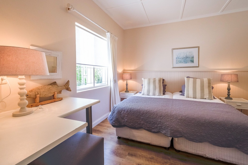 The Grey Suite (Shared lounge and Kitchen) photo 1