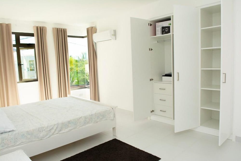 Villa photo 2