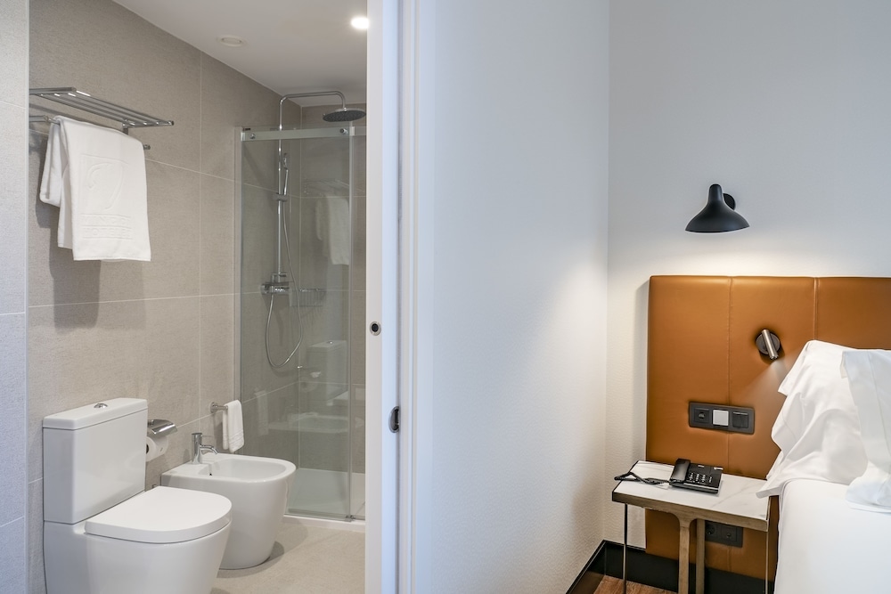 Junior Suite, River View (Single use) - Photo 6