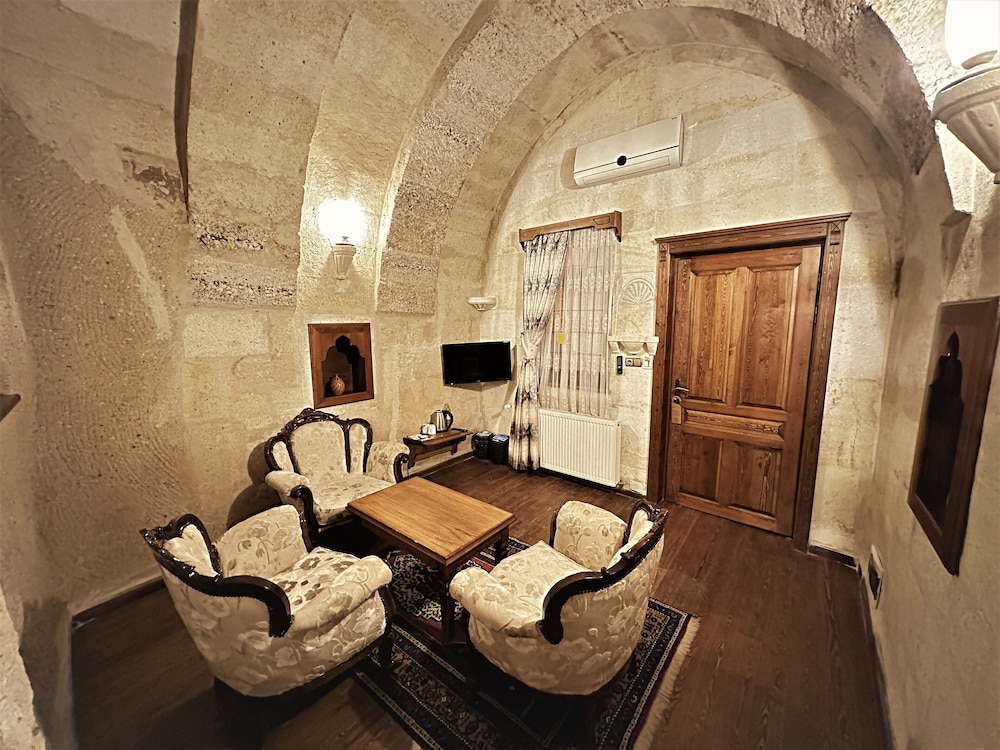 Junior Cave Suit photo 3