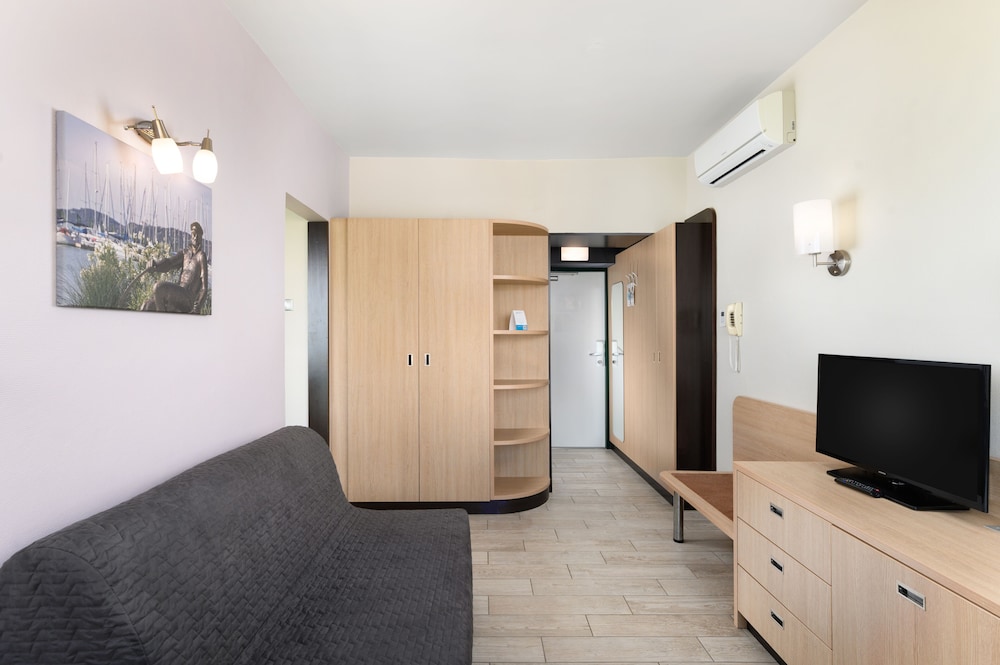 Superior Apartment - Photo 5