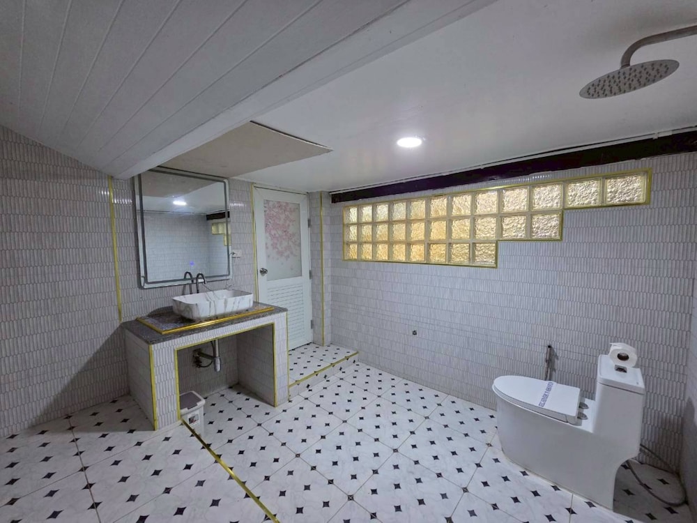 Deluxe Triple Room - Photo 10