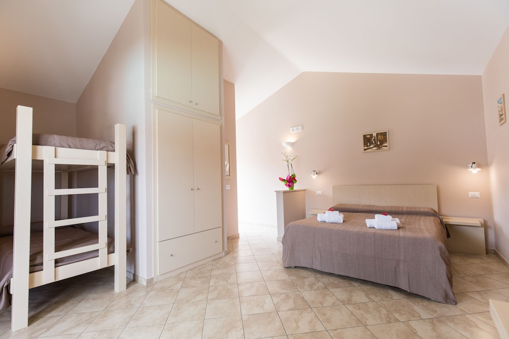 Standard Quadruple Room photo 2