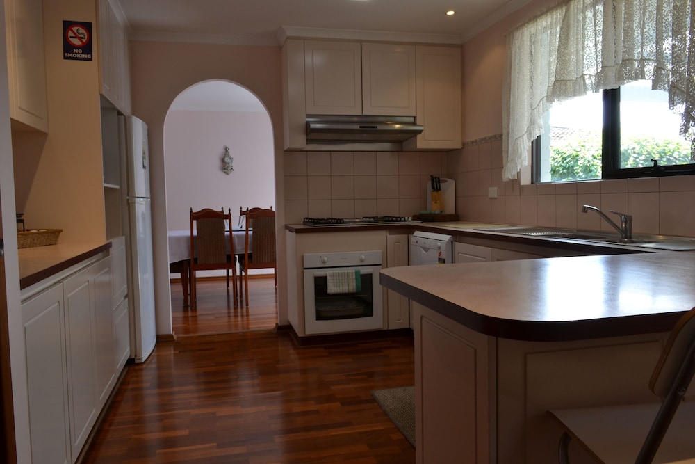 Four-Bedroom House - Photo 13