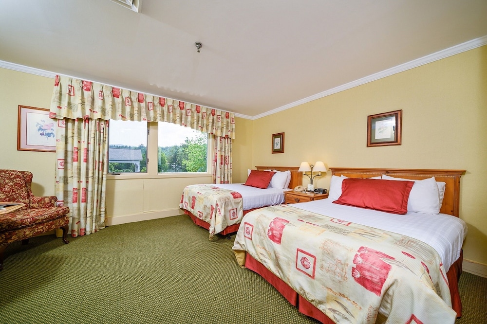 Club Double Room, 2 Double Beds (Sports Wing) - Photo 12