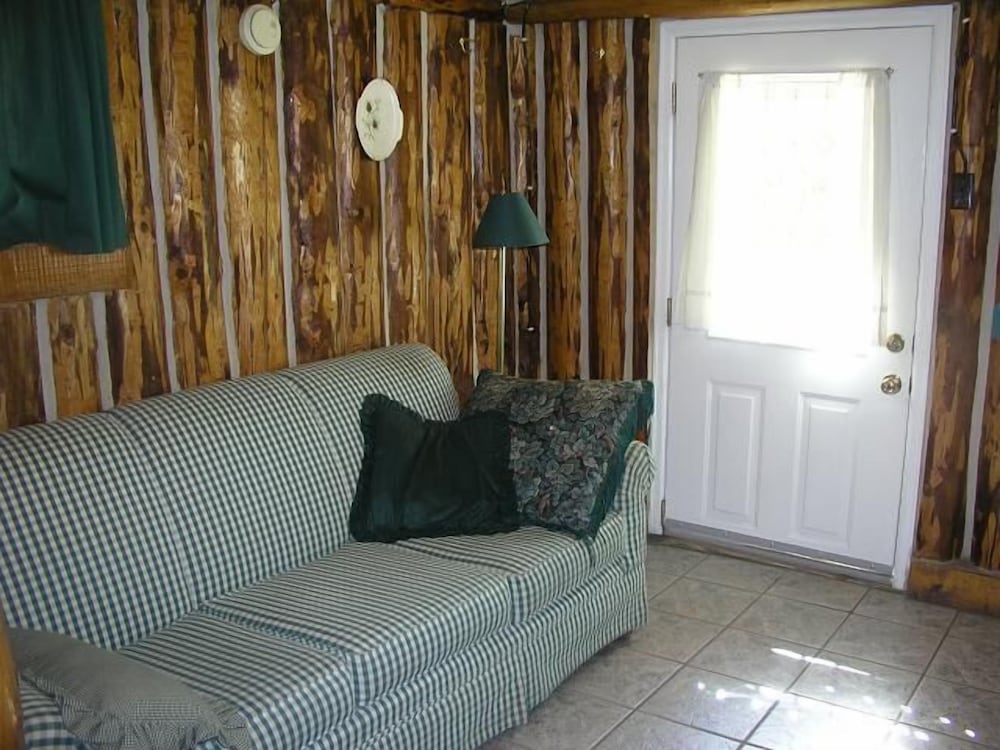 # 6, Pine, 1 Bed photo 1