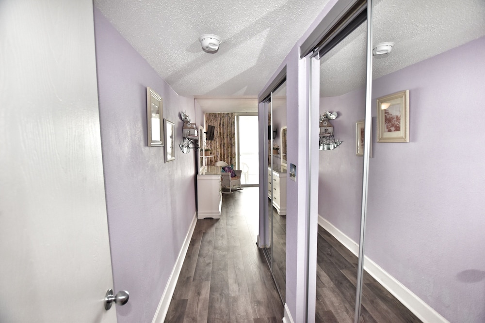 Condo, 3 Bedrooms photo 2