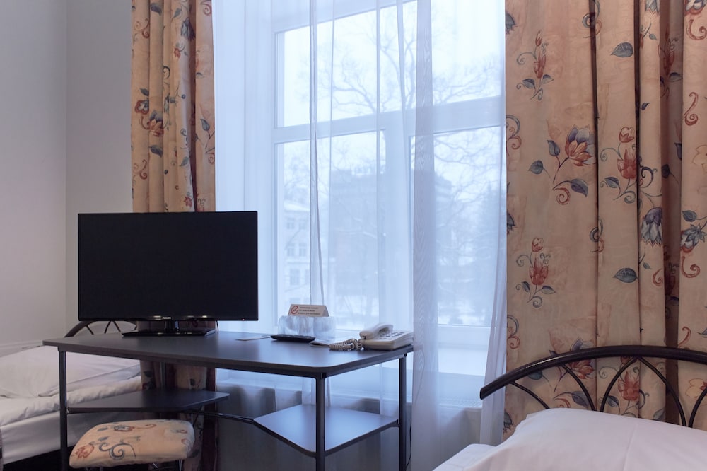 Standard Twin Room - Photo 3