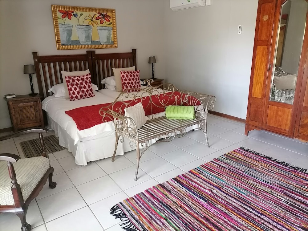 Standard Suite, 1 Bedroom (Bella Twin Bed Room - Shower Only)