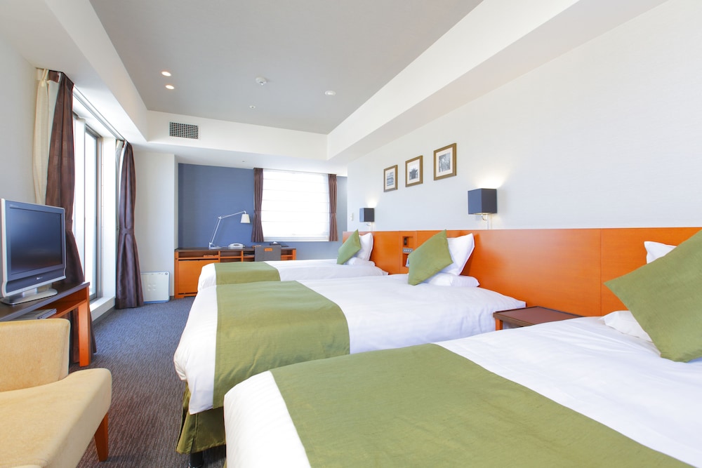 Standard Triple Room, Non Smoking (Bed width 120cm x 2 beds, 97cm x1bed) photo 2