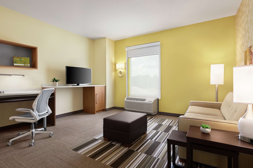 Suite, 1 King Bed, Accessible (Hearing) thumbnail 5
