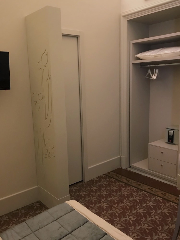 Superior Single Room photo 3