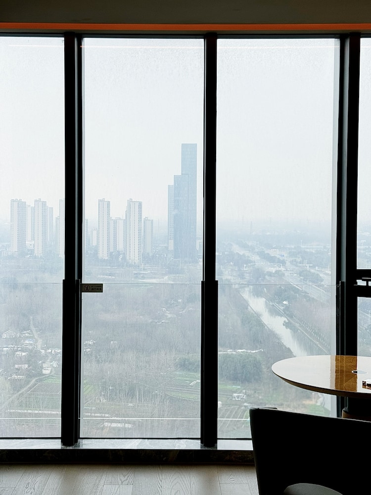 Room, 1 King Bed, City View (Distinctive King) - Photo 5