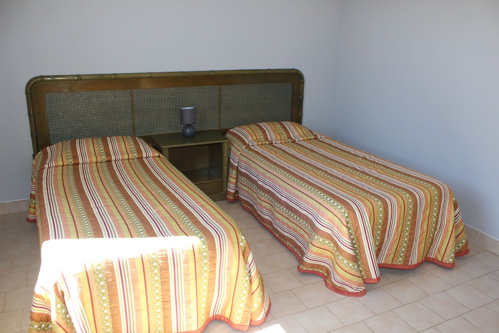 Double or Twin Room - Photo 4