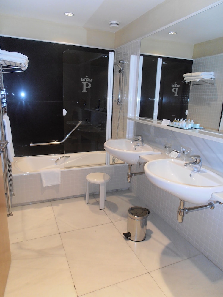 Standard Twin Room (3 Adults) - Photo 5