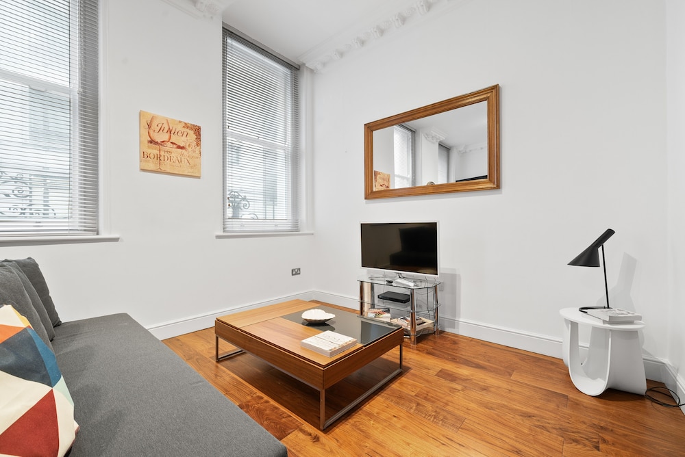 Apartment 2, 48 Bishopsgate photo 2