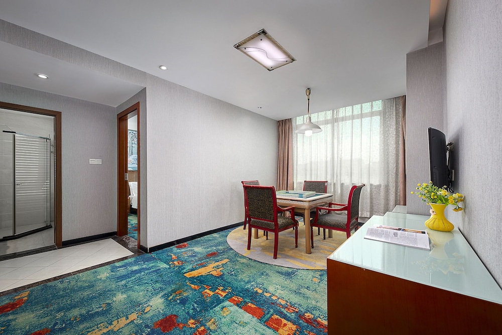 Business Suite, 1 King Bed