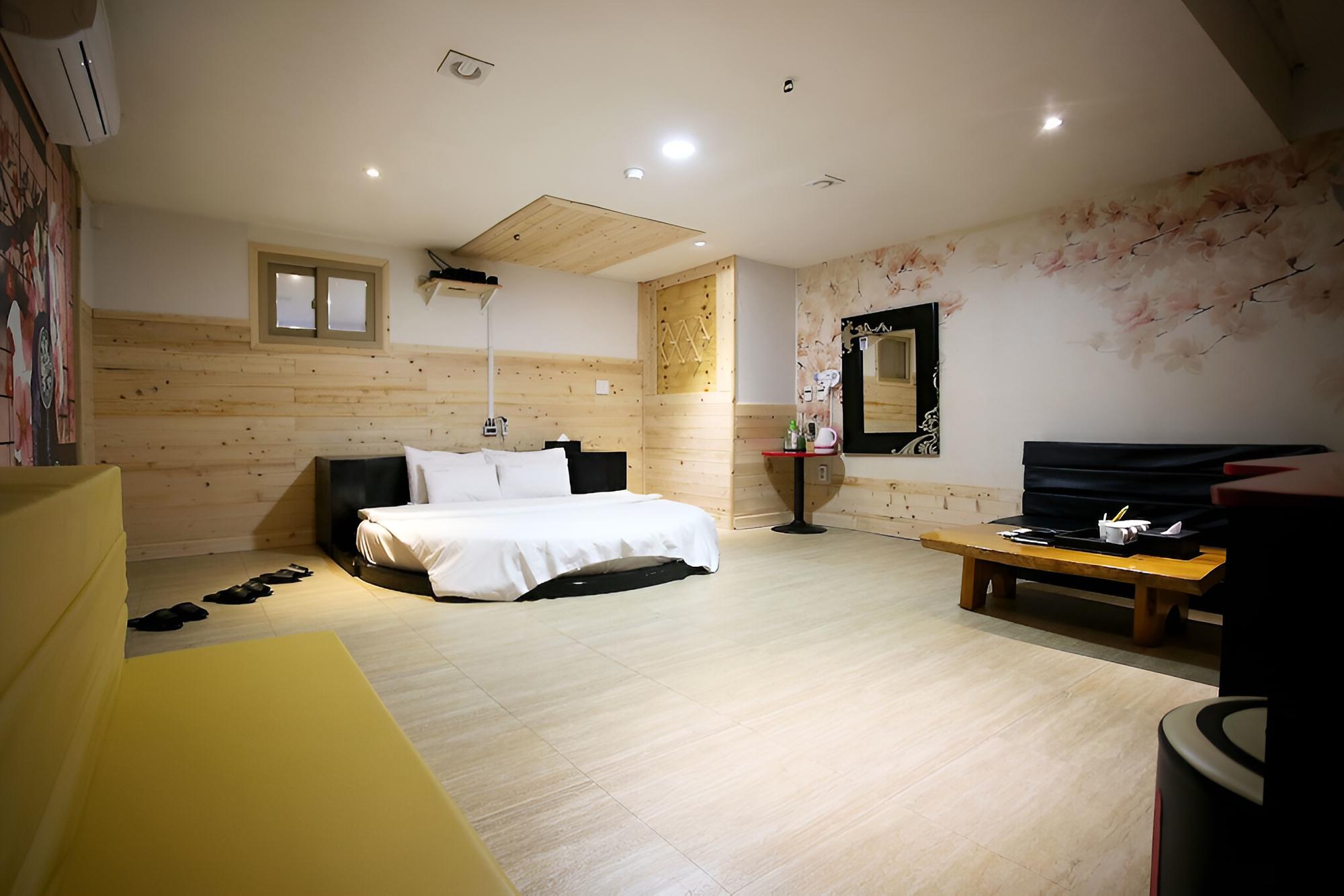 Room (Hinoki VIP Room (1F Standalone Netfli) photo 1
