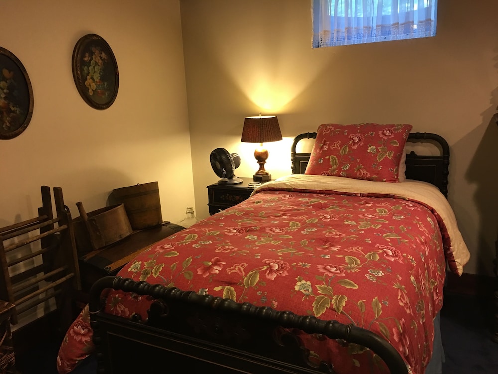 Deluxe Room, 2 Twin Beds, Kitchen (Library Suite) photo 1