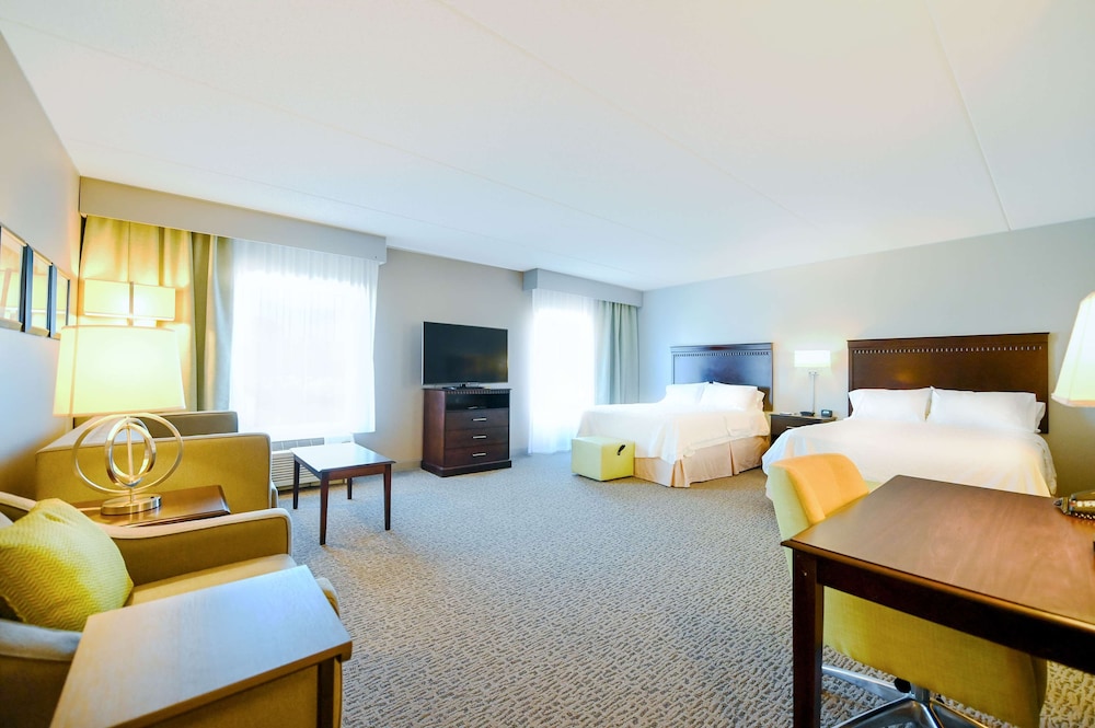 Suite, 2 Queen Beds - Photo 2