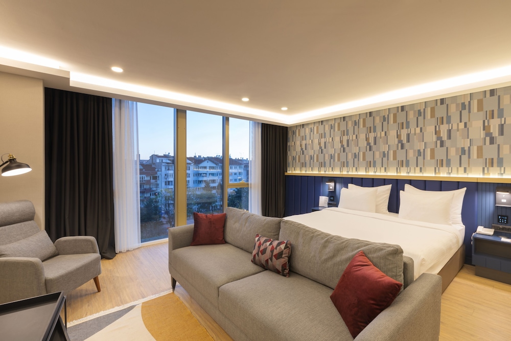 Junior Suite Porsuk River View Room - Photo 13