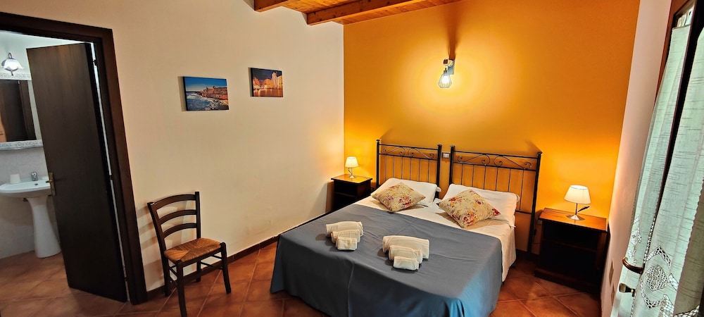Standard Double or Twin Room photo 2