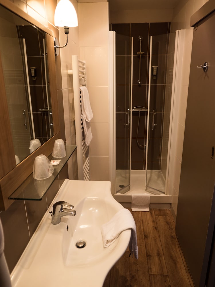 Comfort Triple Room, 1 Bedroom, Private Bathroom photo 3