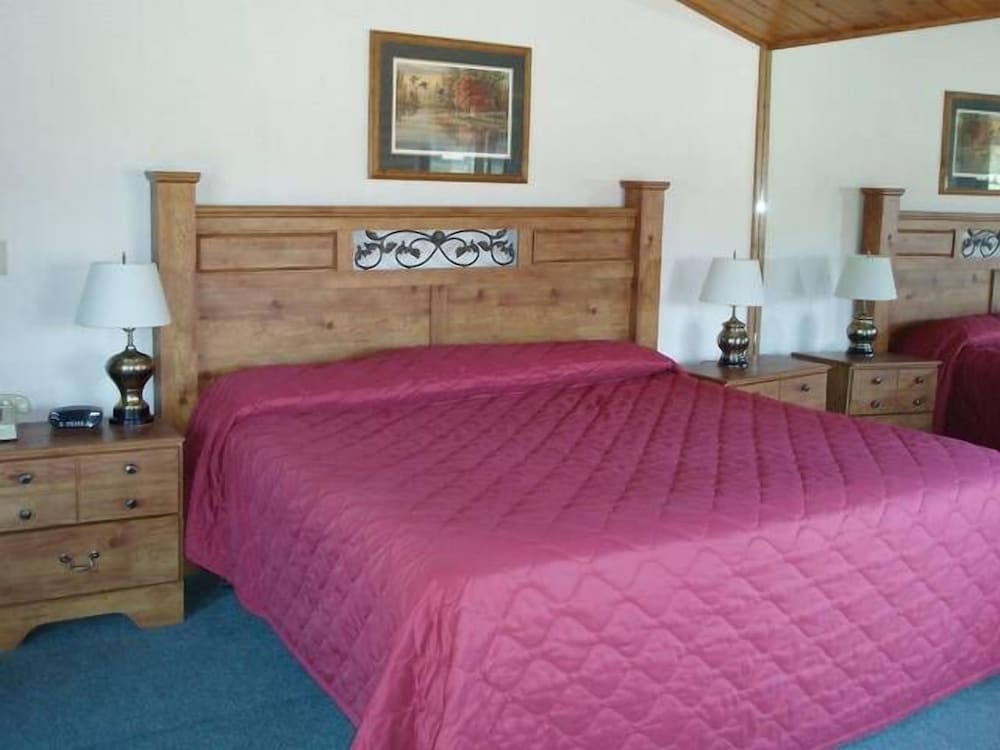 Cabin, 2 Bedrooms, Hot Tub photo 2