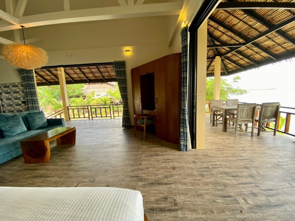 Beachfront 1 bedroom Villa - Photo 12