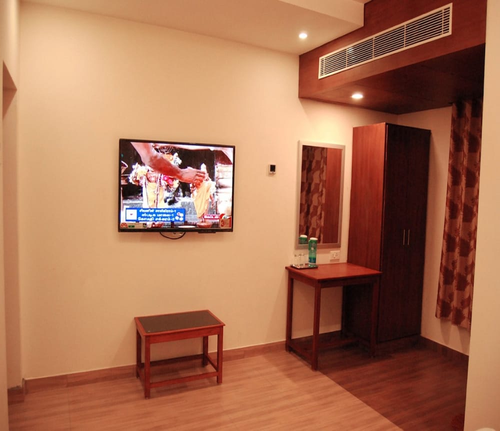 Deluxe Room - Photo 2