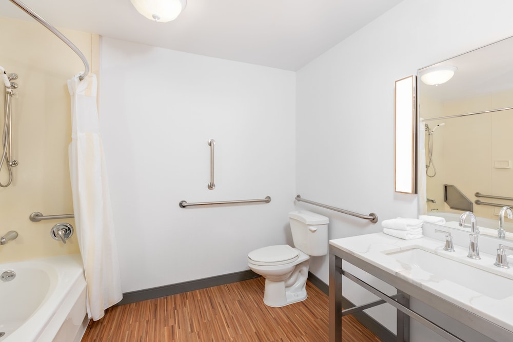 Room, Accessible - Photo 5