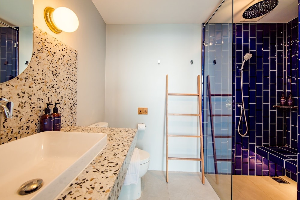 Family Suite - Photo 23