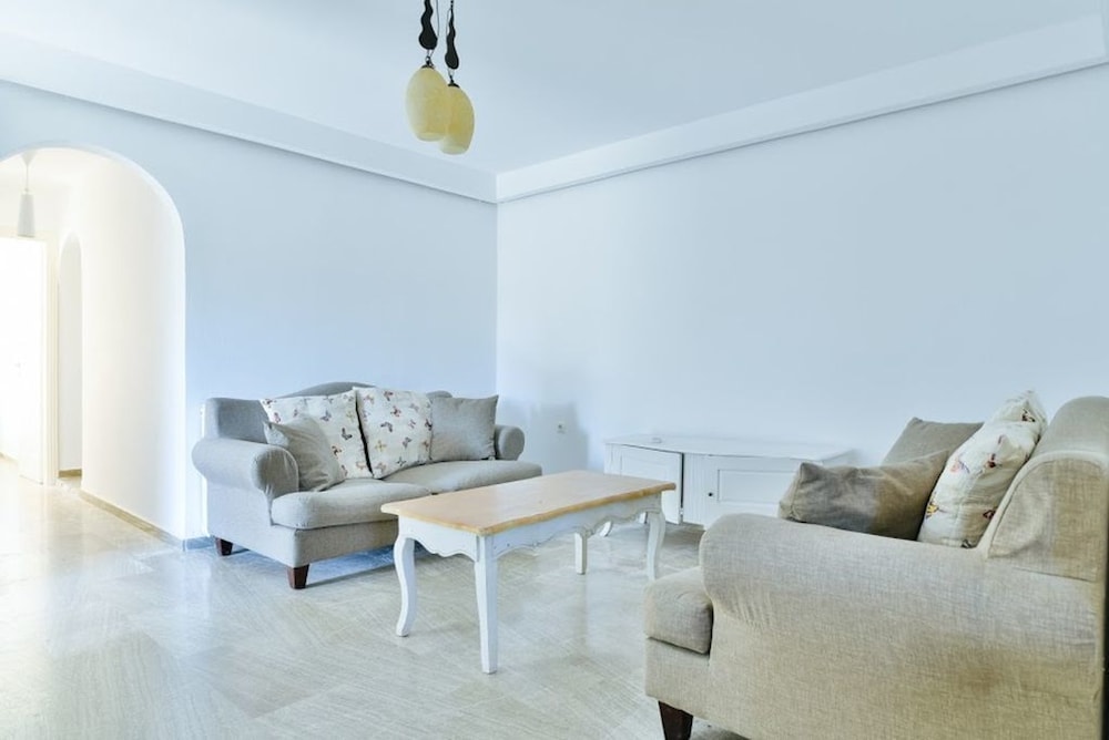House, 3 Bedrooms photo 1