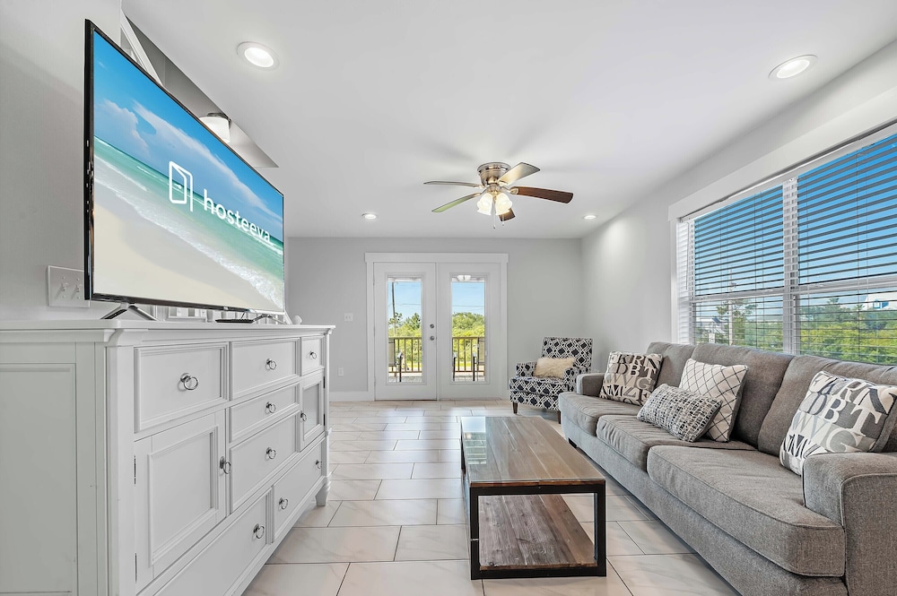 Family Condo, 3 Bedrooms, Balcony
