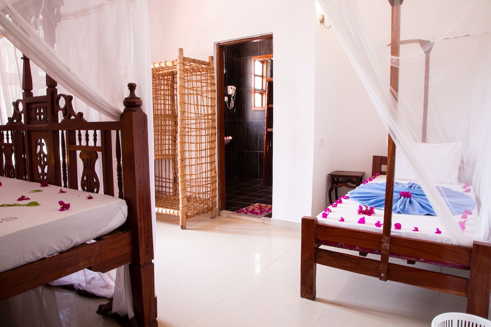 Standard Triple Room, Garden View
