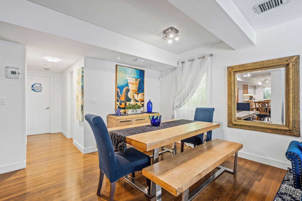 Family Room - Photo 12