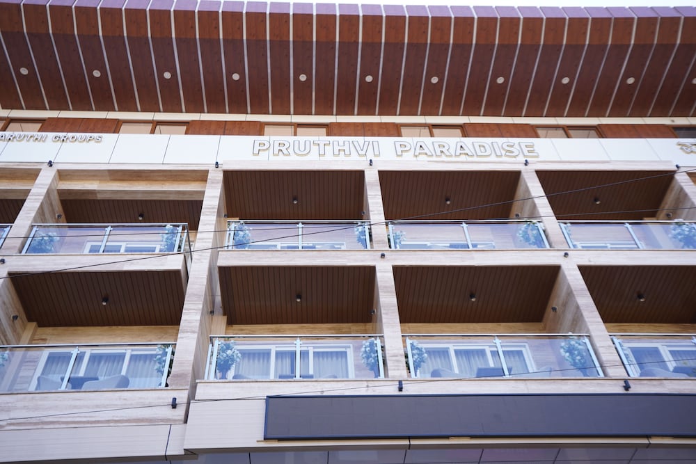 Deluxe Double Room, Balcony, City View photo 2