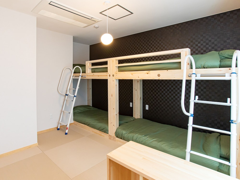 Triple Room With Shared Bathroom (Non Smoking)