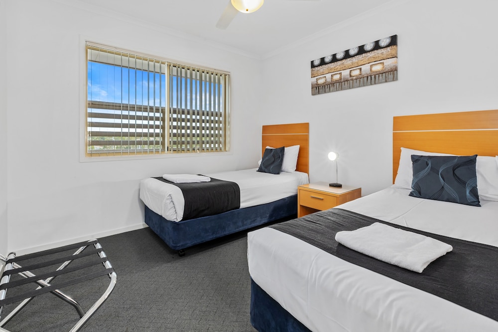 2-Room Unit with Kitchenette photo 2