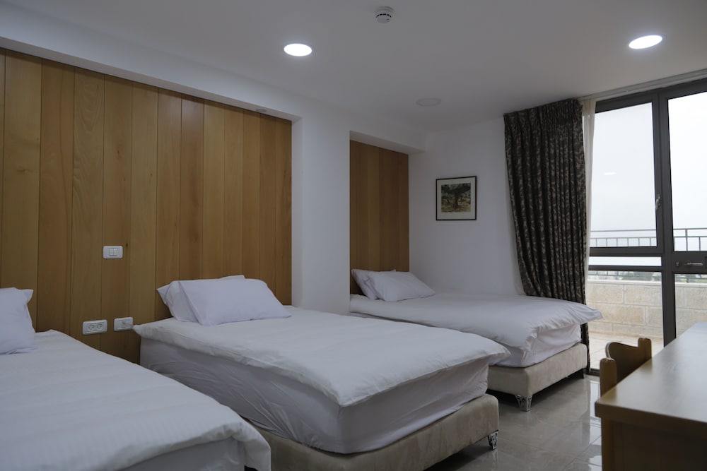 Premium Triple Room - Photo 7