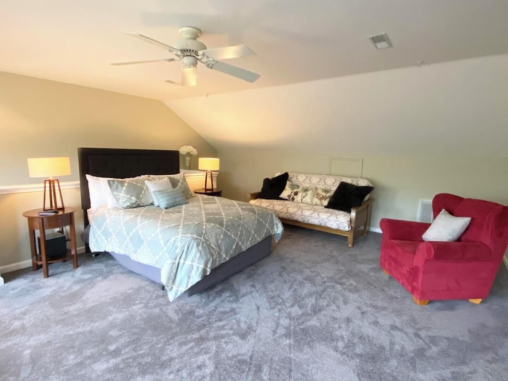House, Multiple Beds, Patio, Garden View photo 3
