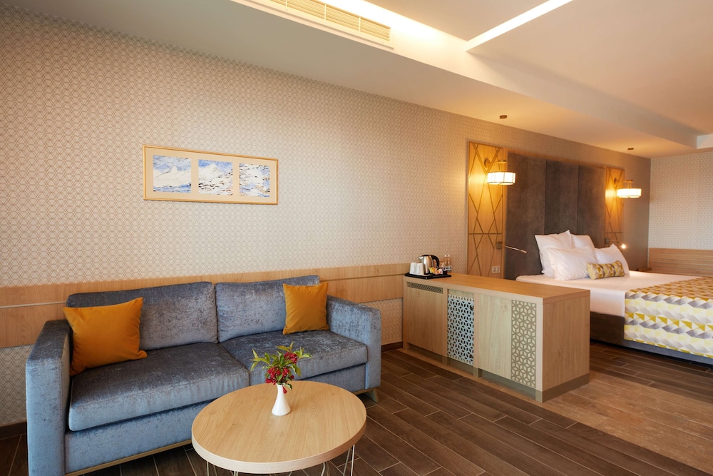 Junior Suite (1 Adult) photo 1
